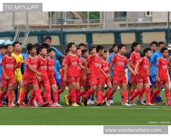侯边庄小学足球明星崭露头角校园足球热潮引发全校关注与支持